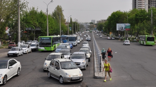 Некоторые улицы Ташкента временно перекроют