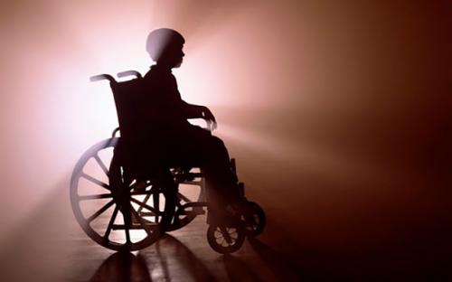 Для назначения пособий несовершеннолетним лицам с инвалидностью  не требуется обращение лиц