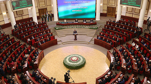 Свободное, демократическое и процветающее государство Узбекистан мы построим вместе с нашим мужественным и благородным народом