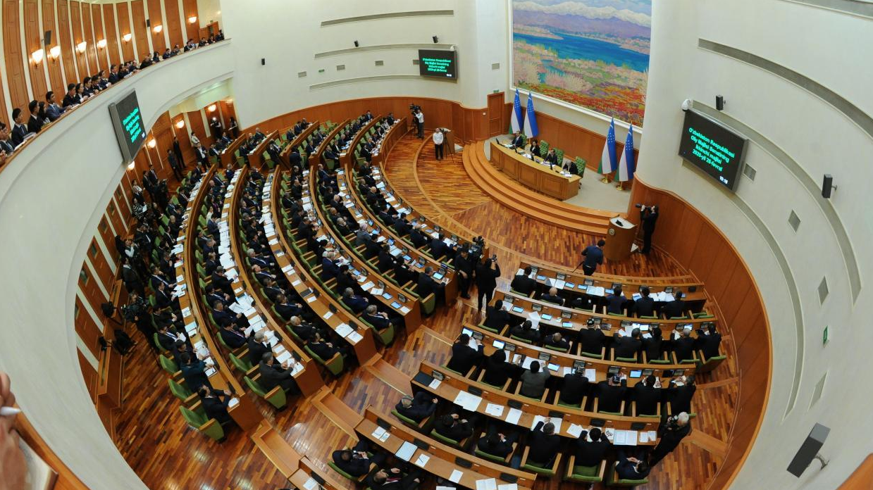 Senat odobril 8 zakonov, 1 otklonil Senat odobril 8 zakonov, 1 otklonil