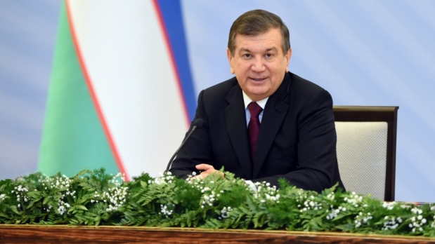 Vrucheni nagradi predstavitelyam natsionalniх kulturniх sentrov