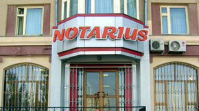Kak rabotayut chastniye notariusi   