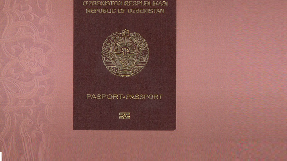 Как состоящим на консульском учете выдают и меняют загранпаспорта