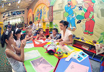 Detey i iх roditeley pustyat v muzey besplatno Detey i iх roditeley pustyat v muzey besplatno