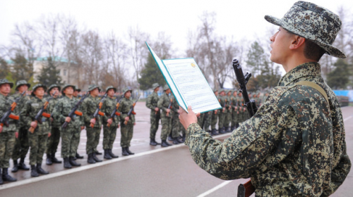 Военным утвердили текст присяги и подняли пенсионный возраст