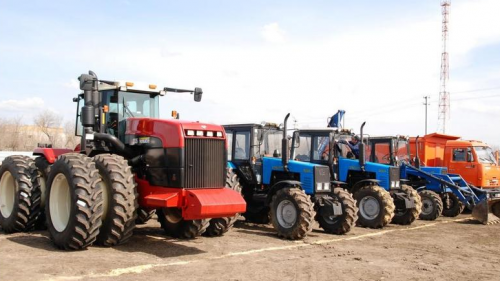 Mashina-traktor parklari eksperiment ishtirokchisiga aylanadi