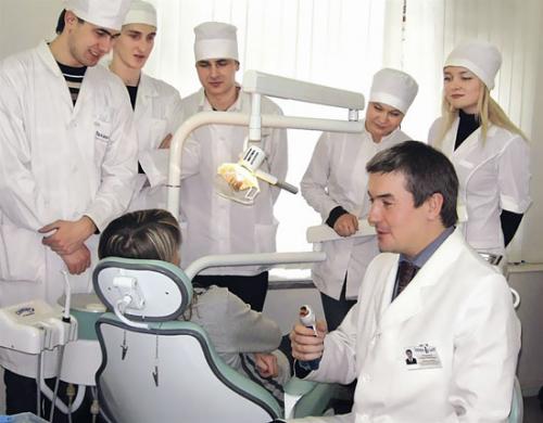 Ташкентский стоматологический институт укрепляет материальную базу