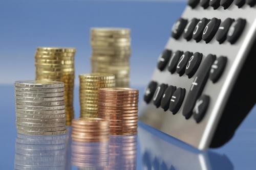 Бесплатные продукты и одежду для пенсионеров и ветеранов заменили деньгами Бесплатные продукты и одежду для пенсионеров и ветеранов заменили деньгами