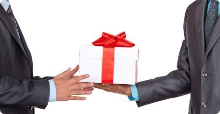 Prezenti sotrudnikam i partneram Prezenti sotrudnikam i partneram